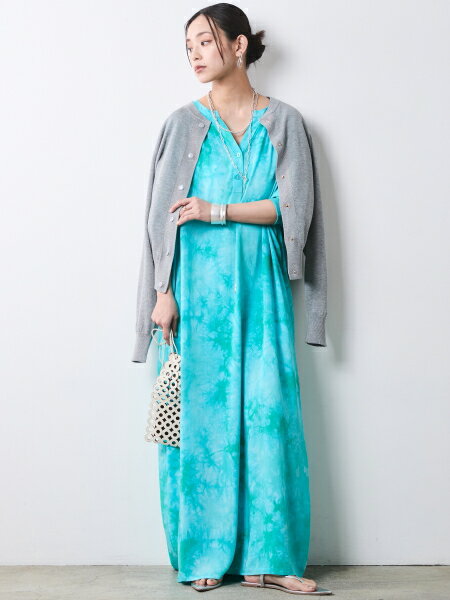 CHIC STYLEのスキッパームラ染ロングワンピース<大きいサイズ有>シックスタイルを使ったコーディネートを紹介します。｜Rakuten Fashion(楽天ファッション／旧楽天ブランドアベニュー)7117118