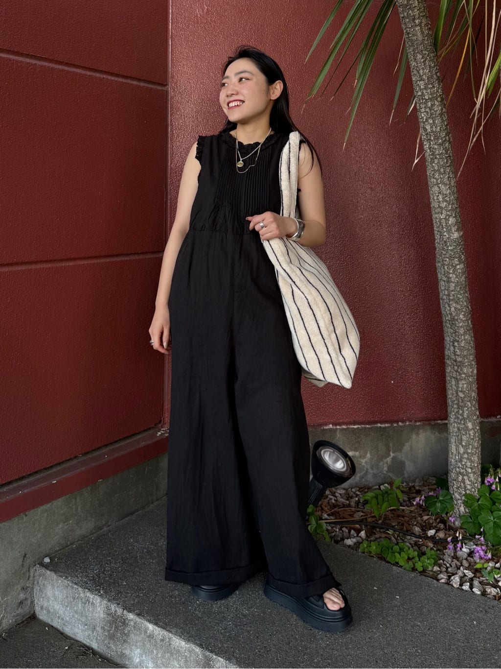 FREAK’S STOREのインド 裁ち切りフリルロンパースを使ったコーディネートを紹介します。｜Rakuten Fashion(楽天ファッション／旧楽天ブランドアベニュー)7119364