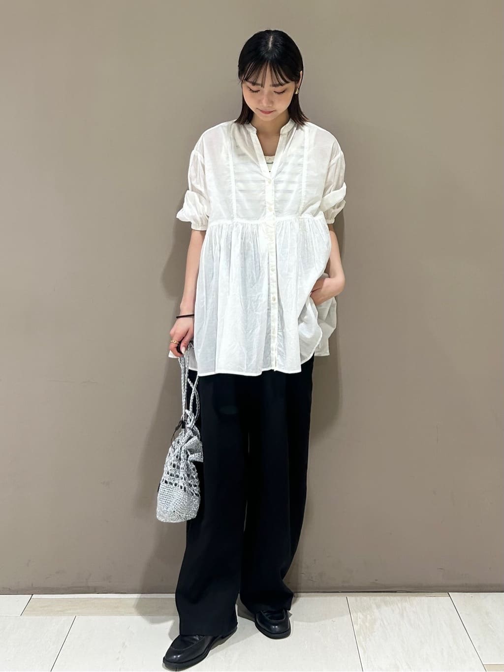FREAK’S STOREのインド コットンボイル キーネック チュニックブラウス 全5色を使ったコーディネートを紹介します。｜Rakuten Fashion(楽天ファッション／旧楽天ブランドアベニュー)7120140