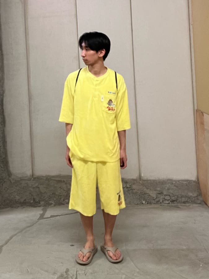 FREAK’S STOREのクレヨンしんちゃん×SAUVENIR×FREAK'S STORE 別注 オールナイトサウナ KANNAIGI/館内着/パイルセットアップ ナップサック付きを使ったコーディネートを紹介します。｜Rakuten Fashion(楽天ファッション／旧楽天ブランドアベニュー)7124967