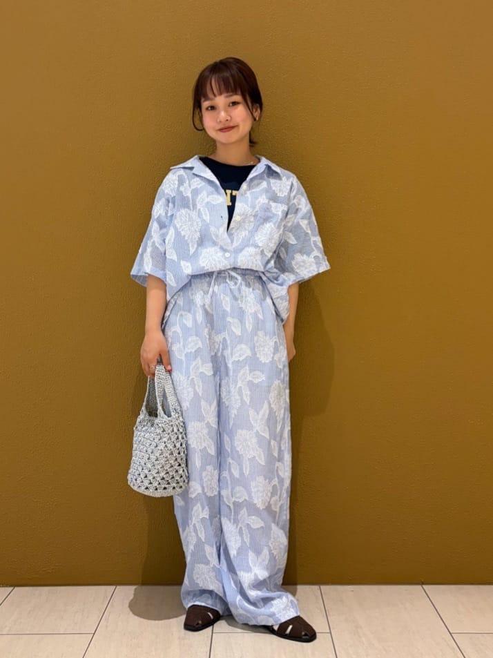 FREAK’S STOREのインド カットジャガード半袖シャツ<セットアップ対応>を使ったコーディネートを紹介します。｜Rakuten Fashion(楽天ファッション／旧楽天ブランドアベニュー)7125793