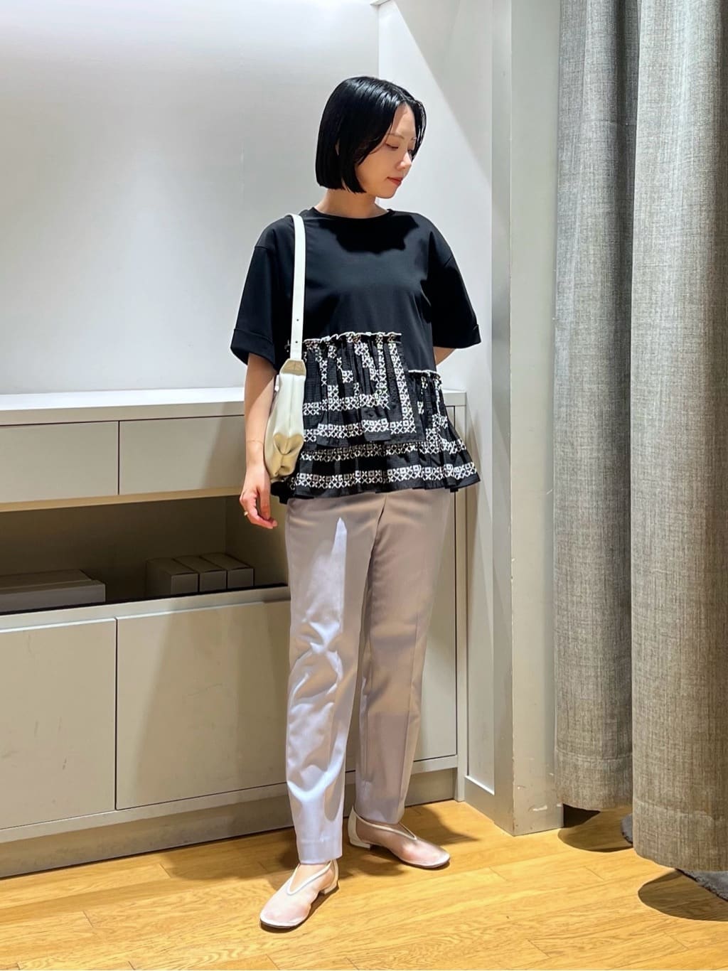 UNITED ARROWS LTD. OUTLET | エンブロイダリープリーツ コンビ T