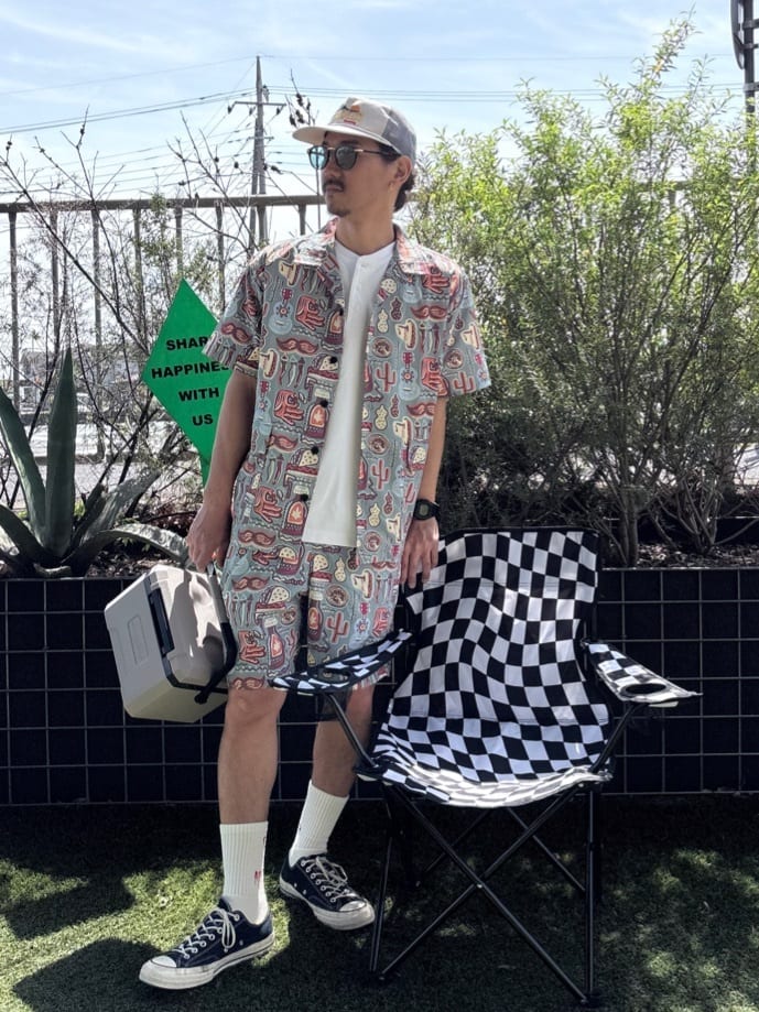 FREAK’S STOREの【FREAK'S STORE for BEACH & FES】 リラックスフィット 撥水 リサイクルナイロン イージーショーツ/バッグ付きを使ったコーディネートを紹介します。｜Rakuten Fashion(楽天ファッション／旧楽天ブランドアベニュー)7127401