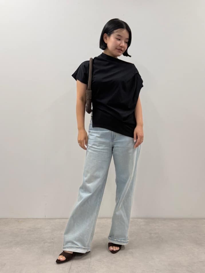 FREAK’S STOREのオーガニックコットン アシンメトリー ドレープ トップスを使ったコーディネートを紹介します。｜Rakuten Fashion(楽天ファッション／旧楽天ブランドアベニュー)7127808