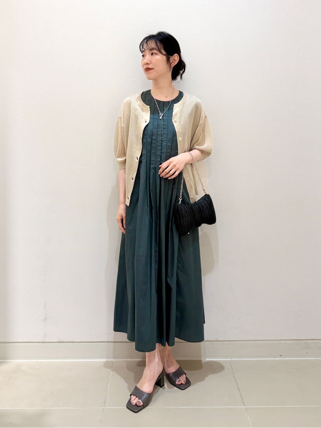 UNITED ARROWS LTD. OUTLET | フロントプリーツ ノースリーブ