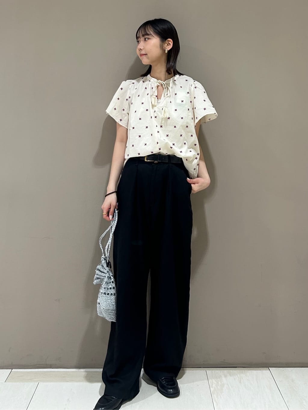 FREAK’S STOREのインド 総柄刺繍 袖フリルブラウス<セットアップ対応>を使ったコーディネートを紹介します。｜Rakuten Fashion(楽天ファッション／旧楽天ブランドアベニュー)7129366