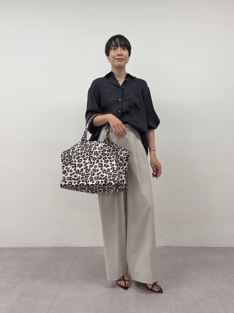 GALLARDAGALANTEの【洗練ブラウス】【2way】キュプラブラウスを使ったコーディネートを紹介します。｜Rakuten Fashion(楽天ファッション／旧楽天ブランドアベニュー)7130051