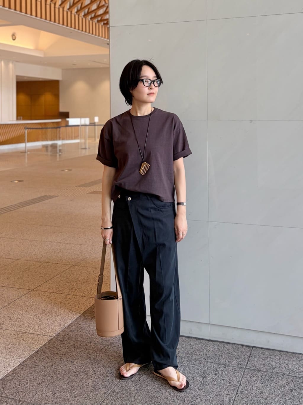 ＜conte＞コンテ　ビッグ クルーネックTシャツ　ダークブラウンyu★ conte＞ビッグ クルーネックTシャツ