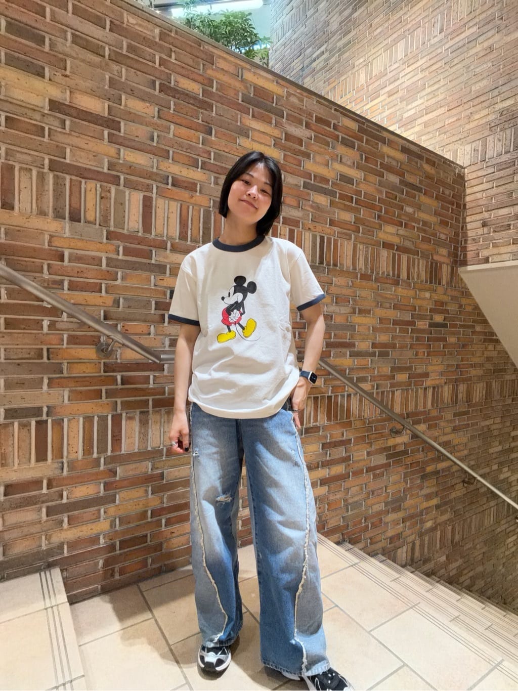 FREAK’S STOREの【MICKEY MOUSE】 リンガーTシャツ/ミッキーマウスを使ったコーディネートを紹介します。｜Rakuten Fashion(楽天ファッション／旧楽天ブランドアベニュー)7130654