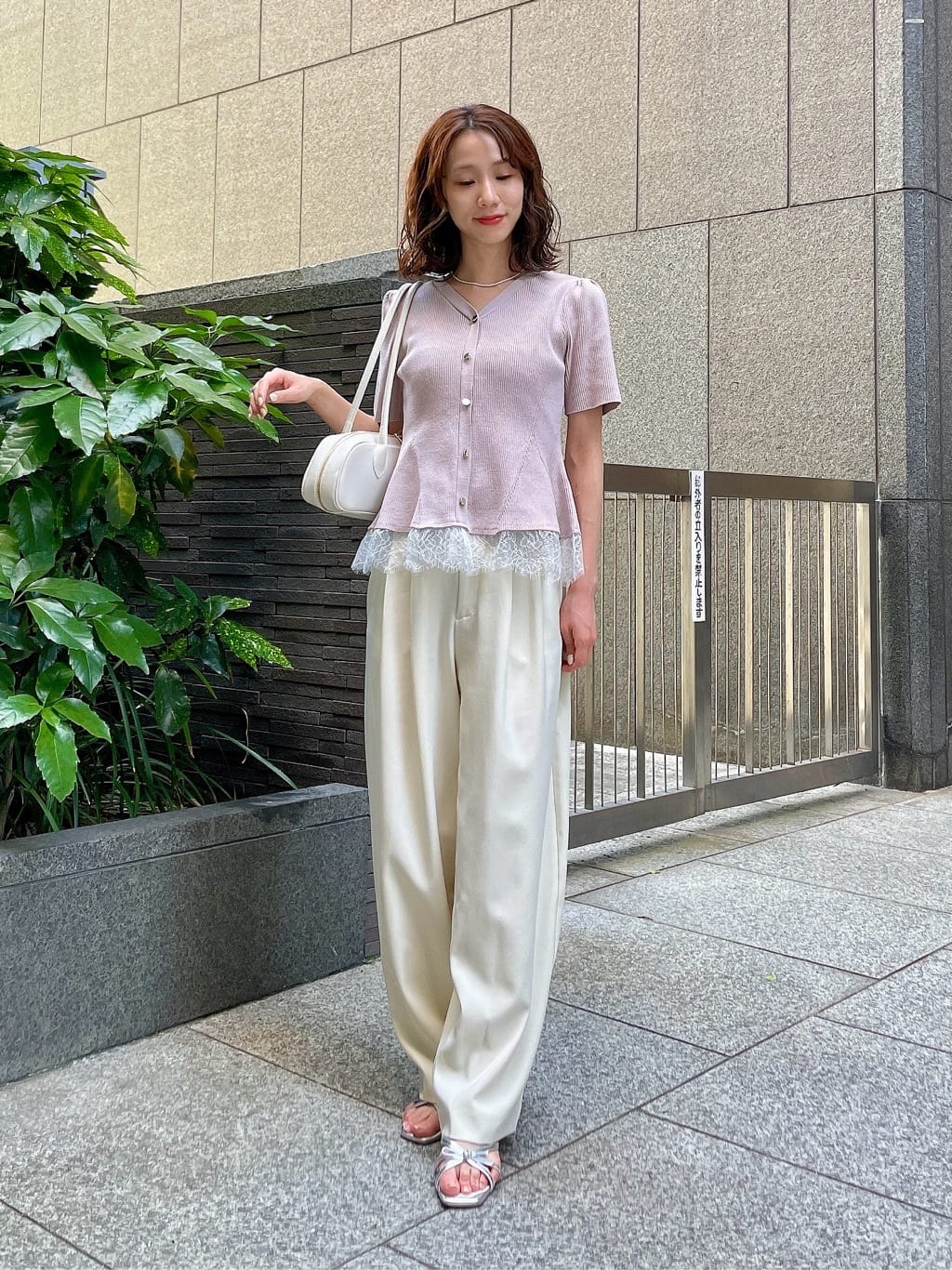 PROPORTION BODY DRESSINGのレース付きペプラムニットセット 26SSを使ったコーディネートを紹介します。｜Rakuten Fashion(楽天ファッション／旧楽天ブランドアベニュー)7137360
