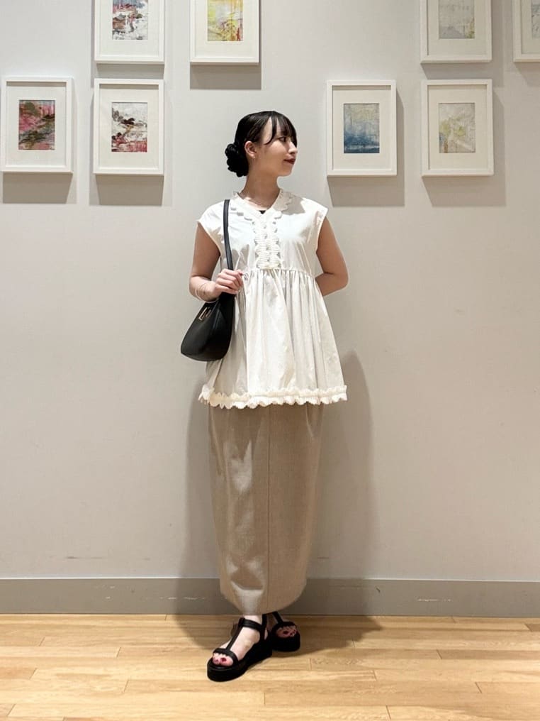 UNITED ARROWS LTD. OUTLET | タックプリーツフリル Vネック