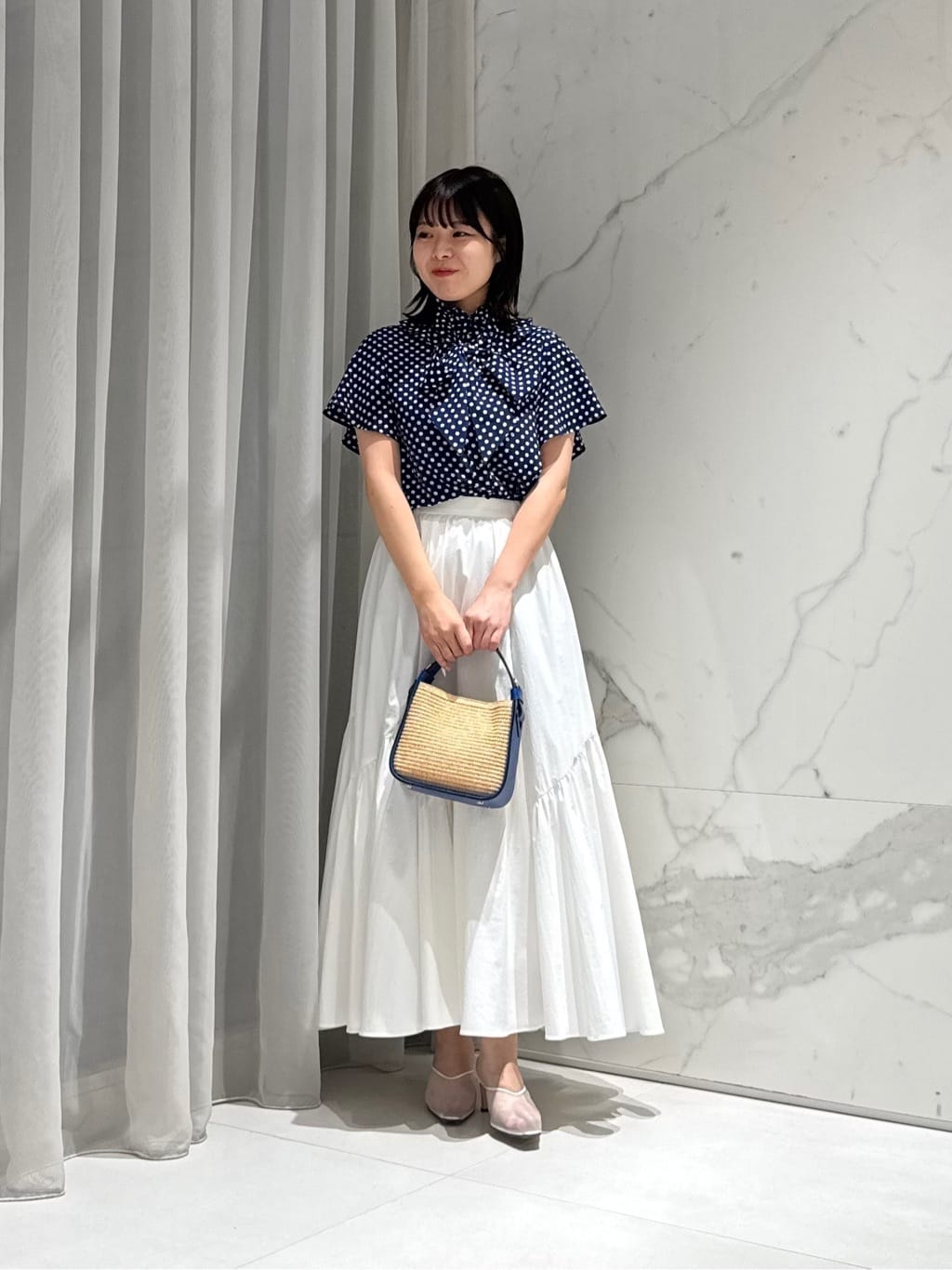 allurevilleのデシンドットフレアスリーブブラウスを使ったコーディネートを紹介します。｜Rakuten Fashion(楽天ファッション／旧楽天ブランドアベニュー)7138125