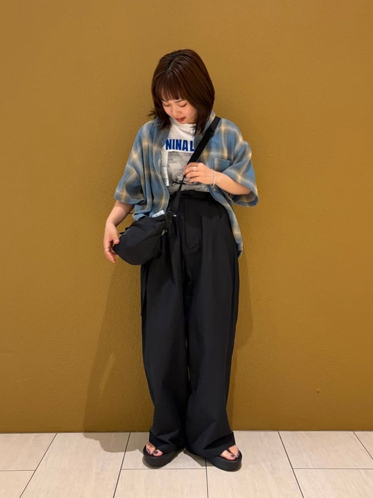 FREAK’S STOREのPHOTO T-SHIRTを使ったコーディネートを紹介します。｜Rakuten Fashion(楽天ファッション／旧楽天ブランドアベニュー)7139206