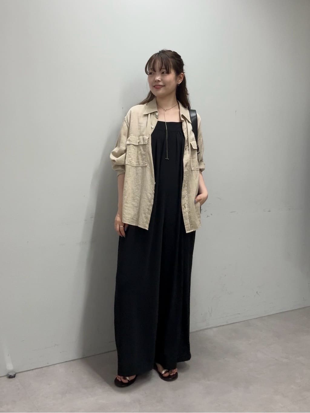 GALLARDAGALANTEの【驚くほど軽い!】シアーデニムシャツを使ったコーディネートを紹介します。｜Rakuten Fashion(楽天ファッション／旧楽天ブランドアベニュー)7143307