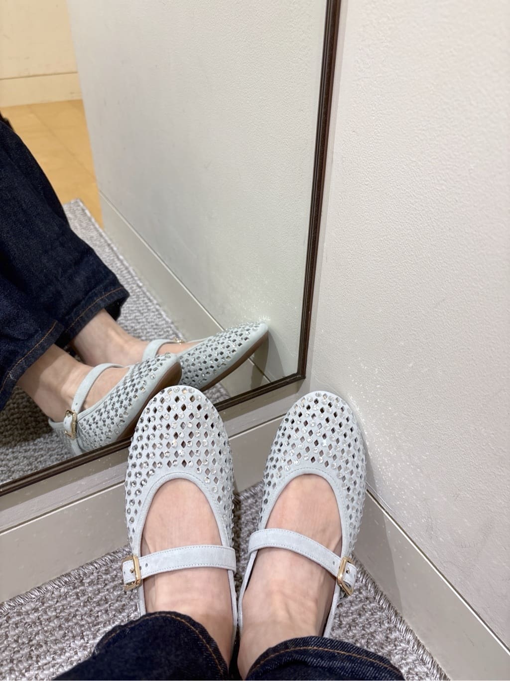 HeRIN.CYEのTENCEL(TM) DENIM ストレートを使ったコーディネートを紹介します。｜Rakuten Fashion(楽天ファッション／旧楽天ブランドアベニュー)7143815