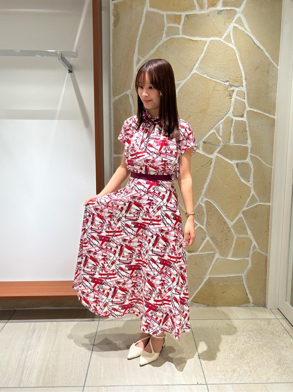 Viaggio BluのRATTI Airplaneブラウスを使ったコーディネートを紹介します。｜Rakuten Fashion(楽天ファッション／旧楽天ブランドアベニュー)7144131