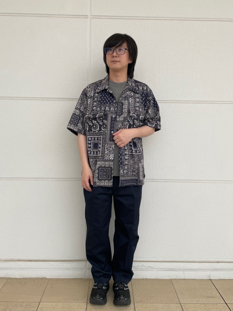 FREAK’S STOREのインド製 リラックスフィット ペイズリー柄プリント オープンカラーシャツ ショートスリーブ バンダナ柄を使ったコーディネートを紹介します。｜Rakuten Fashion(楽天ファッション／旧楽天ブランドアベニュー)7150138