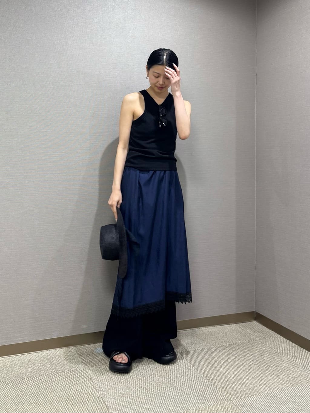 GALLARDAGALANTEの【HERITANOVUM】レースヘムラップドスカートを使ったコーディネートを紹介します。｜Rakuten Fashion(楽天ファッション／旧楽天ブランドアベニュー)7150485