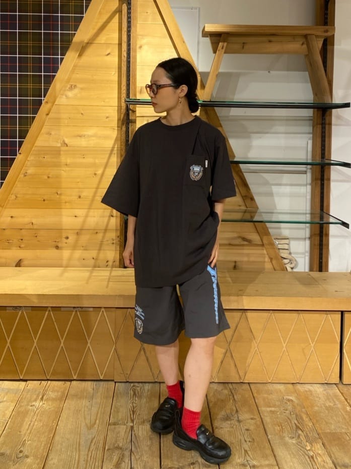 FREAK’S STOREのJ.LEAGUE × FREAK'S STORE 別注 SUPPORTERS NYLON SHORTS 【川崎フロンターレ】を使ったコーディネートを紹介します。｜Rakuten Fashion(楽天ファッション／旧楽天ブランドアベニュー)7153961