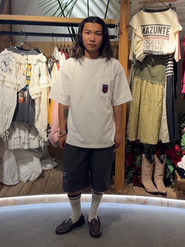 FREAK’S STOREのJ.LEAGUE × FREAK'S STORE 別注 SUPPORTERS NYLON SHORTS 【FC東京】を使ったコーディネートを紹介します。｜Rakuten Fashion(楽天ファッション／旧楽天ブランドアベニュー)7153967