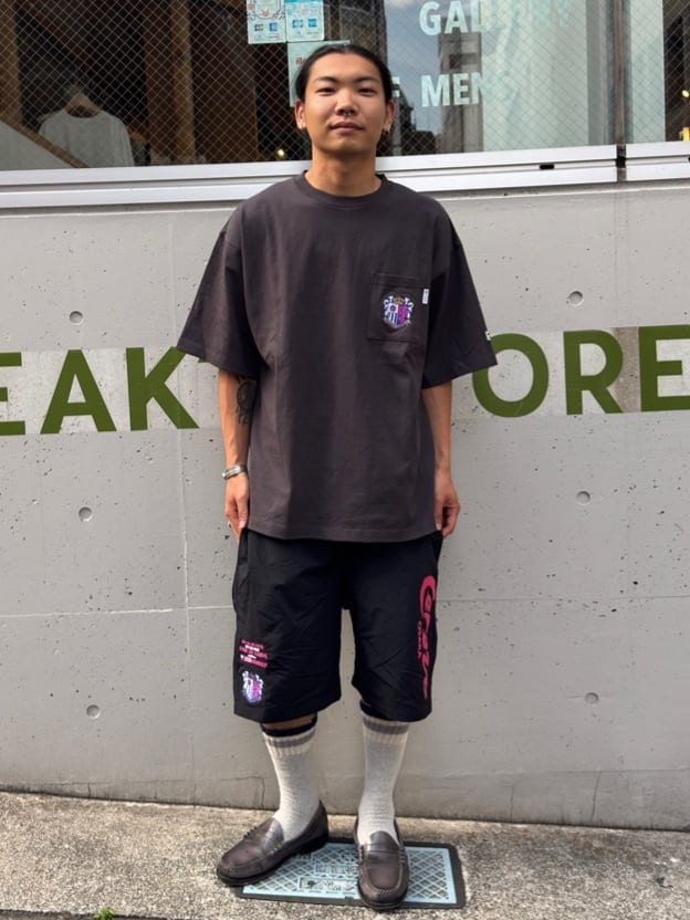 FREAK’S STOREのJ.LEAGUE × FREAK'S STORE 別注 SUPPORTERS NYLON SHORTS 【セレッソ大阪】を使ったコーディネートを紹介します。｜Rakuten Fashion(楽天ファッション／旧楽天ブランドアベニュー)7153971