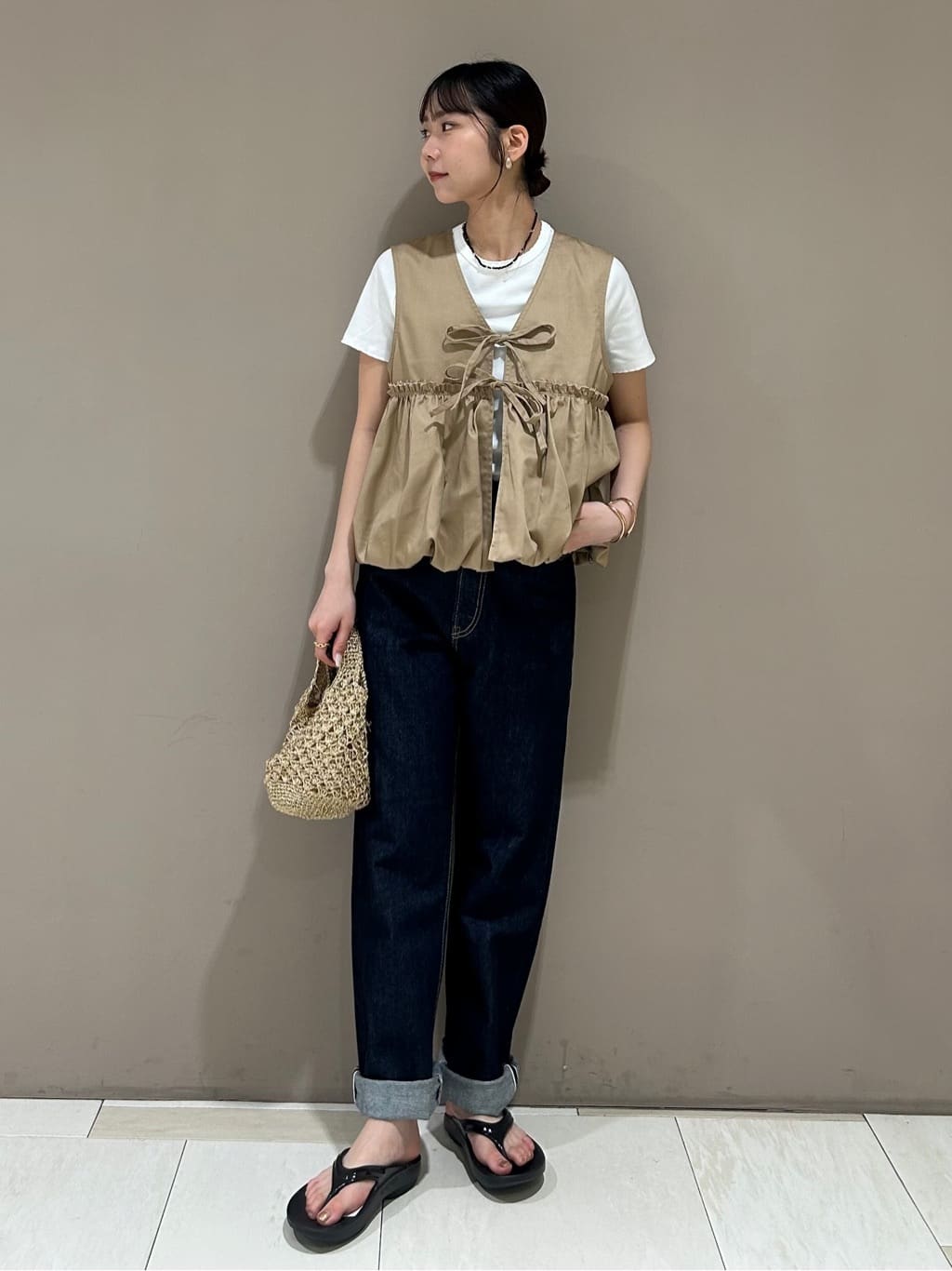 FREAK’S STOREの別注裾バルーン リボンベストを使ったコーディネートを紹介します。｜Rakuten Fashion(楽天ファッション／旧楽天ブランドアベニュー)7154298