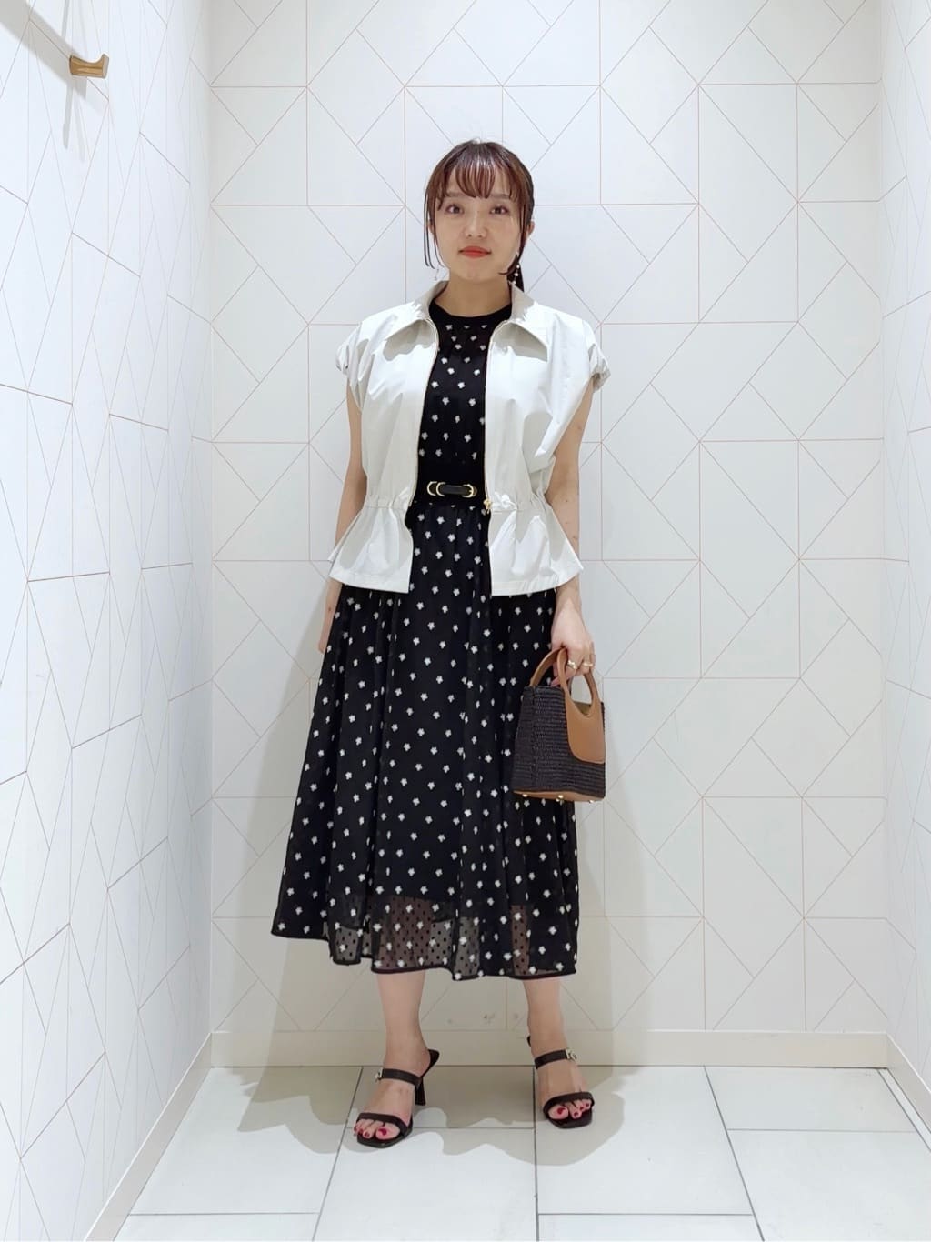 ANAYI | フラワー刺繍ドットフレア ワンピース | Rakuten Fashion(楽天