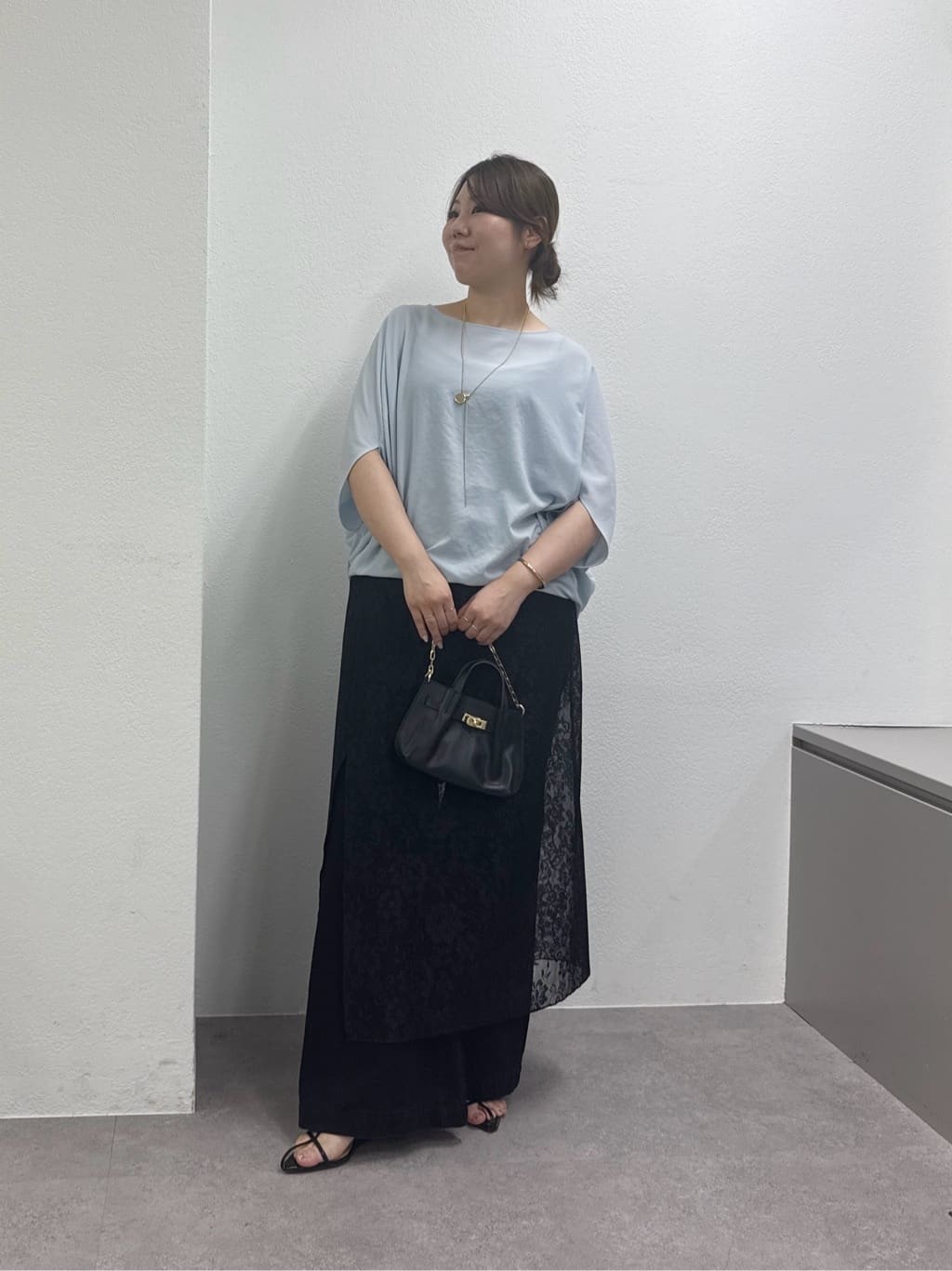 GALLARDAGALANTEのレースラップスカートを使ったコーディネートを紹介します。｜Rakuten Fashion(楽天ファッション／旧楽天ブランドアベニュー)7155371