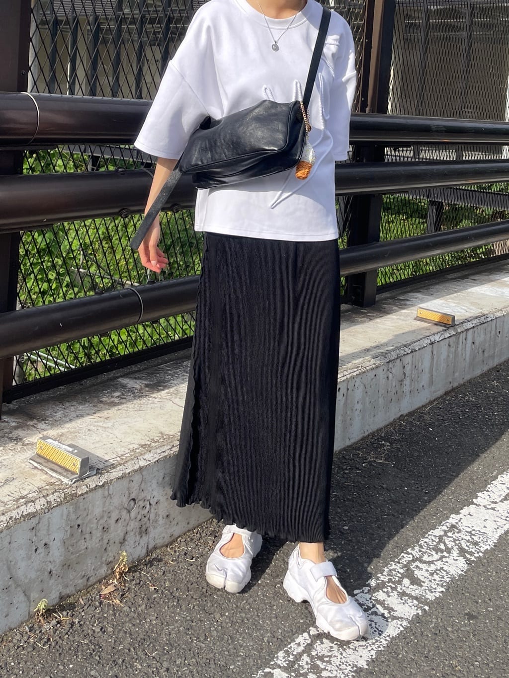 ear PAPILLONNERの《本革/超軽量280g/全骨格◎》ミニスワローマチショルダーバッグを使ったコーディネートを紹介します。｜Rakuten Fashion(楽天ファッション／旧楽天ブランドアベニュー)7159689