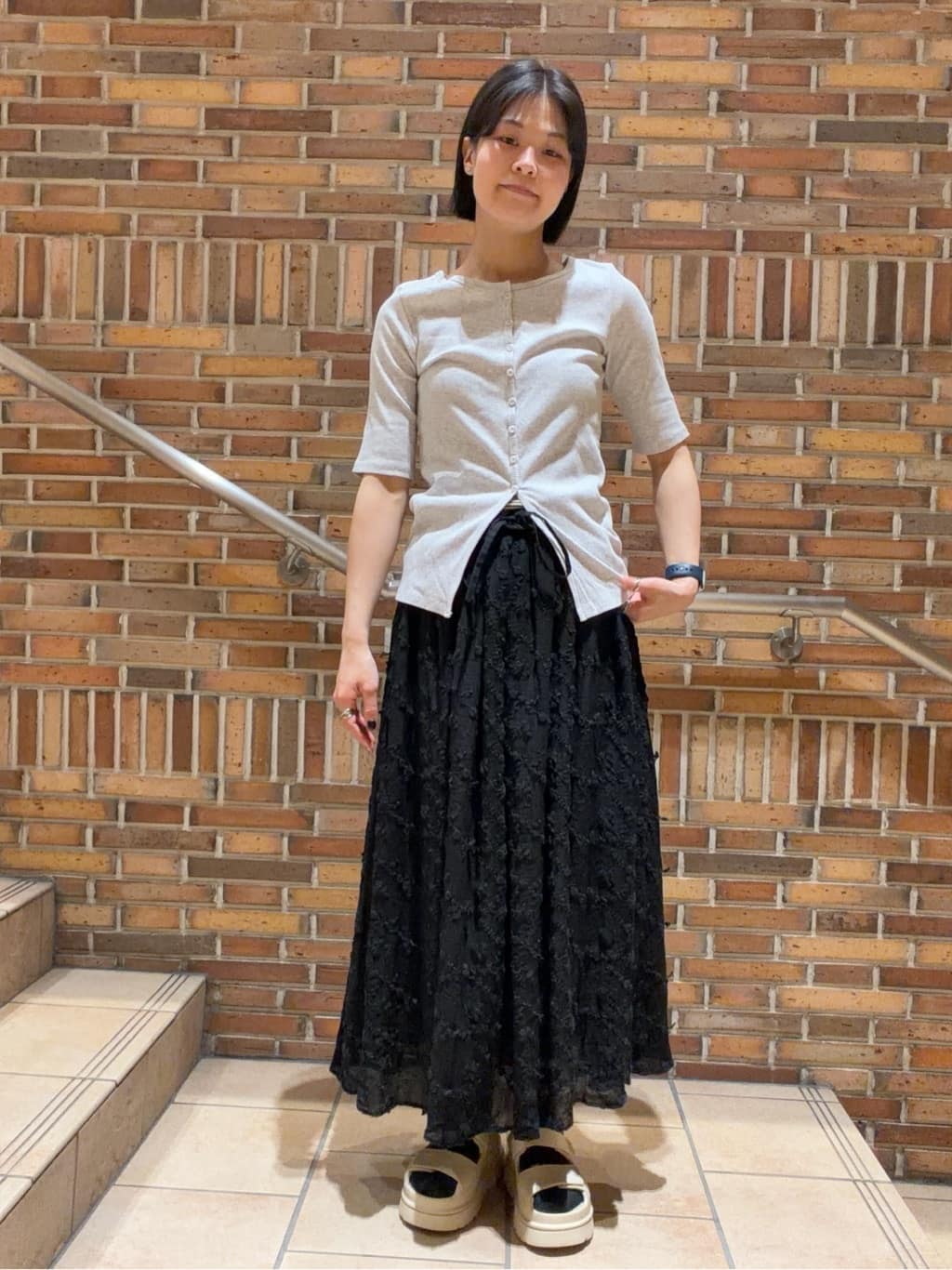 FREAK’S STOREのインド 3D刺繍 花柄スカートを使ったコーディネートを紹介します。｜Rakuten Fashion(楽天ファッション／旧楽天ブランドアベニュー)7159821