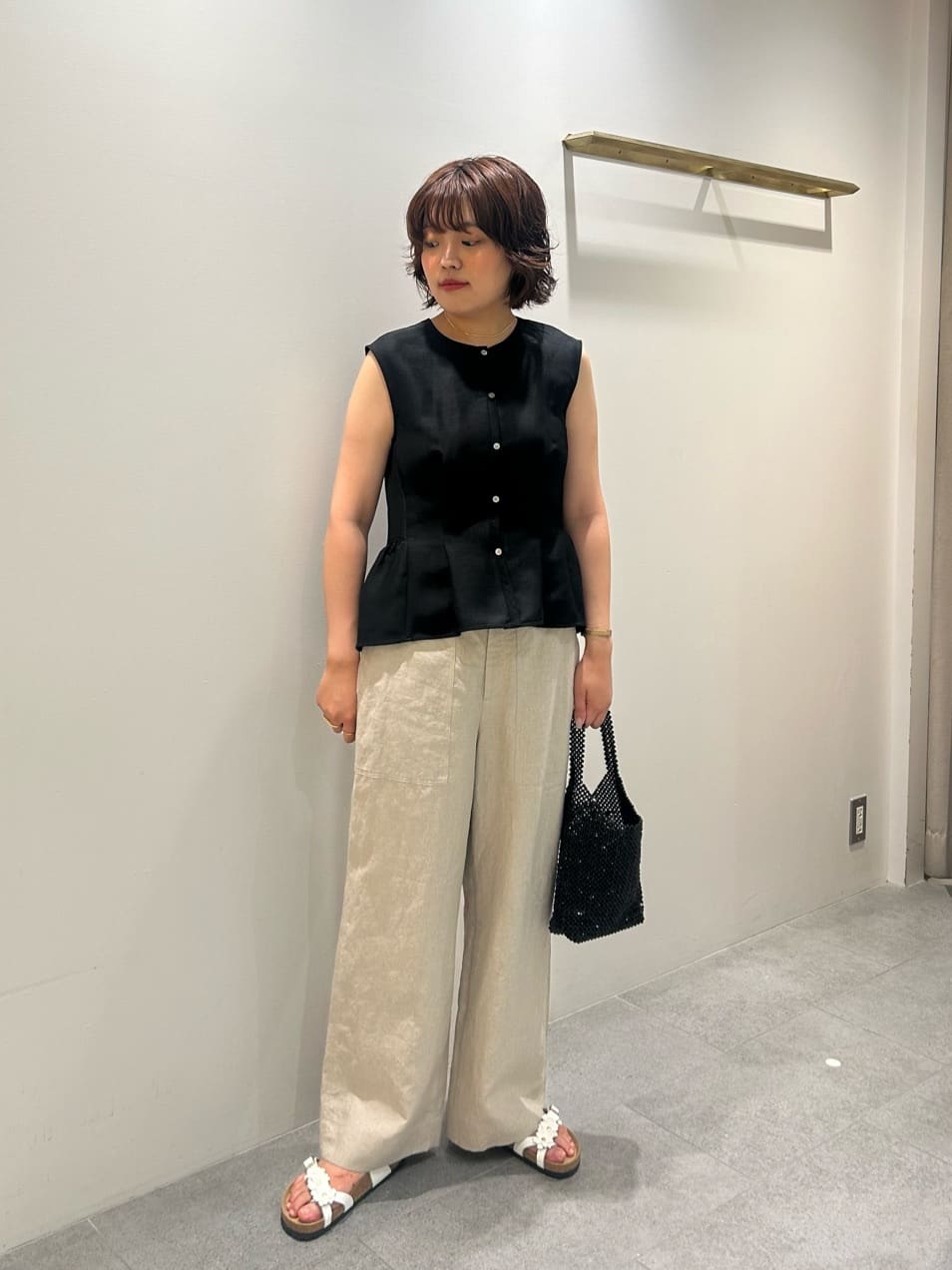UNITED ARROWSの<conte>フリル ノースリーブブラウスを使った 