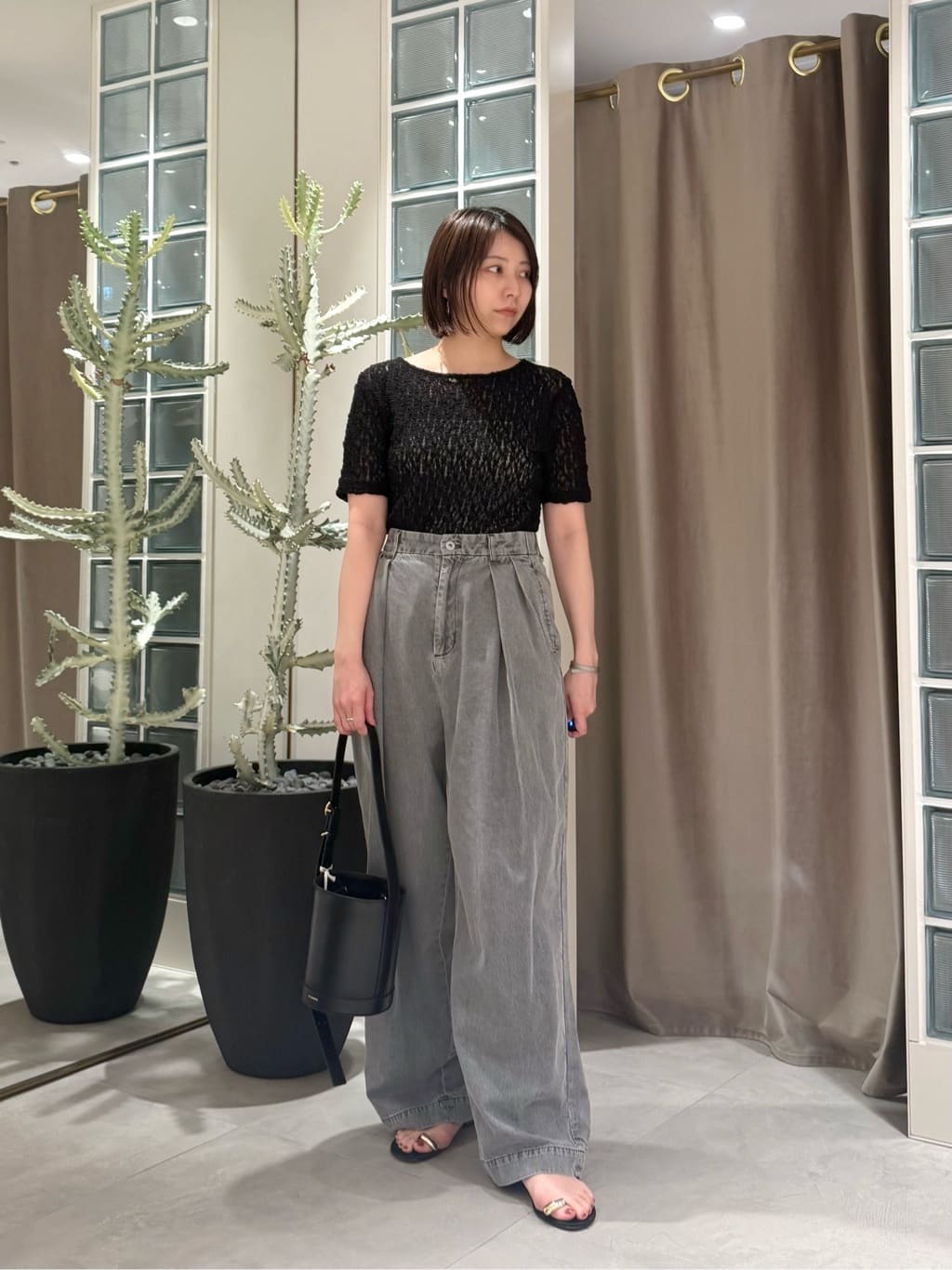 タグ有り新品 conte タックデニムワイドパンツ　ライトグレーS36サイズ セール】＜conte＞タック デニムワイドパンツ（デニムパンツ）｜conte