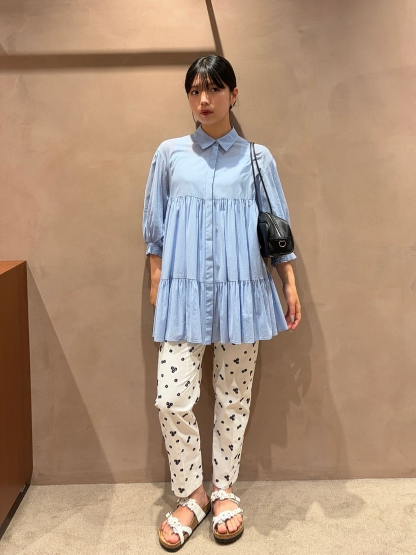 UNITED ARROWS | エンブロイダリー フラワー スリム テーパードパンツ
