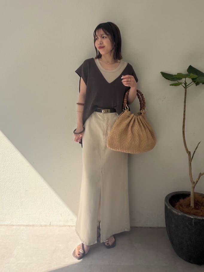GALLARDAGALANTEの【セットアップ対応】リヨセルスリットスカートを使ったコーディネートを紹介します。｜Rakuten Fashion(楽天ファッション／旧楽天ブランドアベニュー)7169803