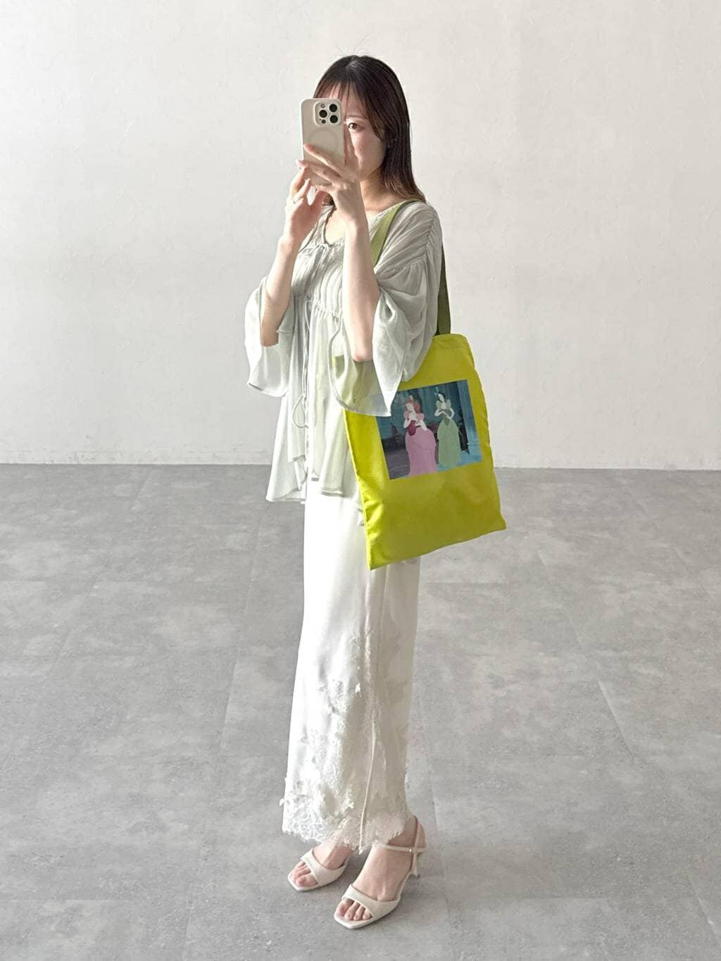 mysty womanのフロントリボンシャーリングブラウスを使ったコーディネートを紹介します。｜Rakuten Fashion(楽天ファッション／旧楽天ブランドアベニュー)7170649