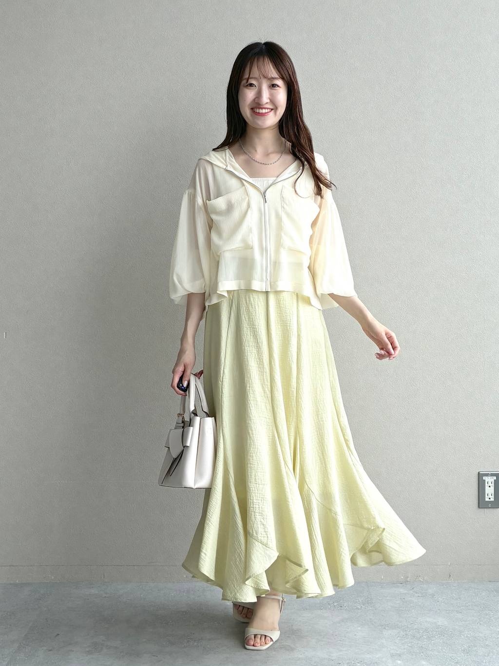 mysty womanの【リバイバル!】楊柳シアーZIPパーカーを使ったコーディネートを紹介します。｜Rakuten Fashion(楽天ファッション／旧楽天ブランドアベニュー)7170586