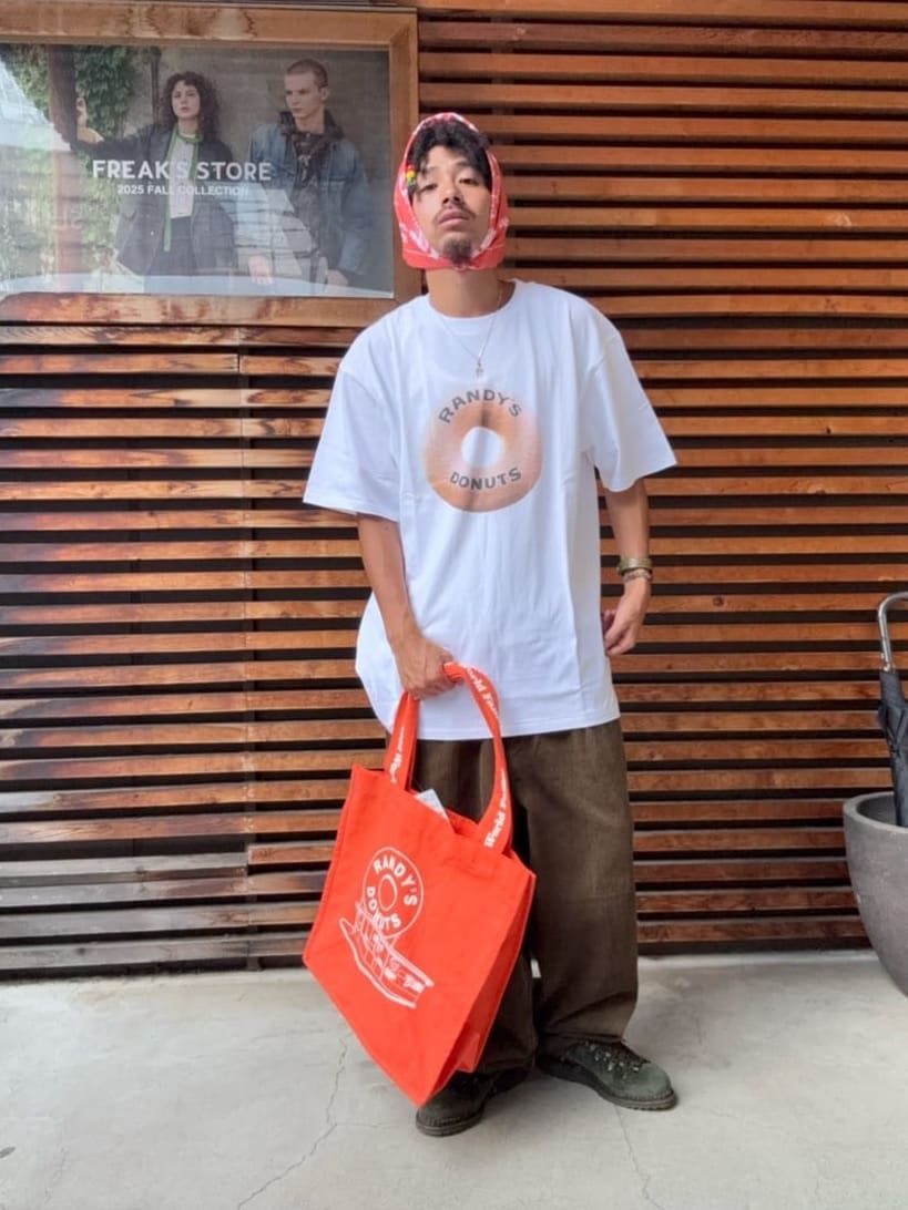 FREAK’S STOREのICONIC DONUTS 2 TEE 25AWを使ったコーディネートを紹介します。｜Rakuten Fashion(楽天ファッション／旧楽天ブランドアベニュー)7175386