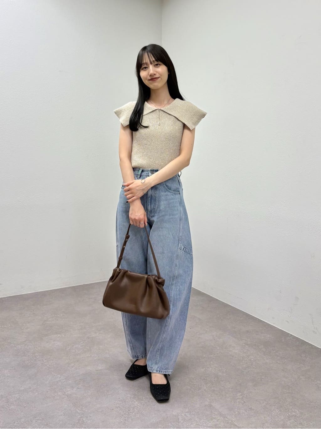 CAPRICIEUX LE'MAGEのハイウエストカーブラインデニムを使った