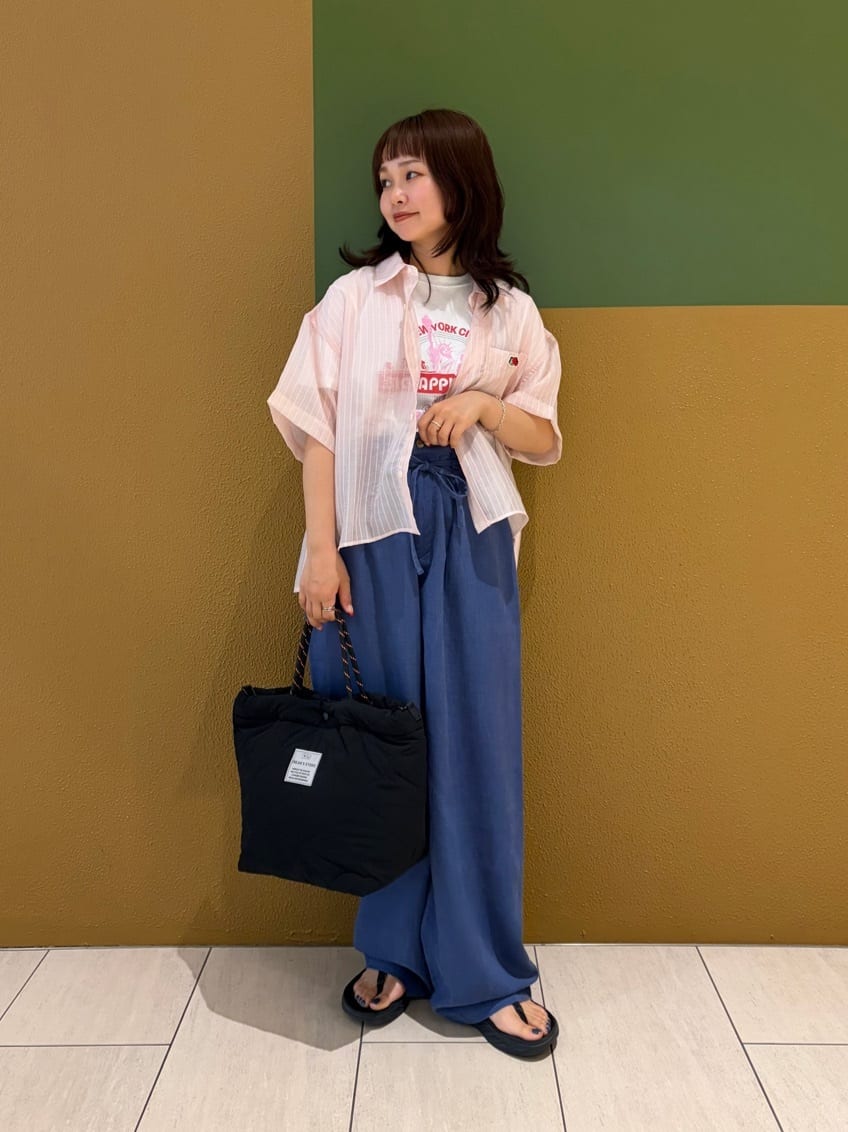 FREAK’S STOREのFRUIT OF THE LOOM 別注 シアー ストライプ 半袖シャツ 全3色を使ったコーディネートを紹介します。｜Rakuten Fashion(楽天ファッション／旧楽天ブランドアベニュー)7181655