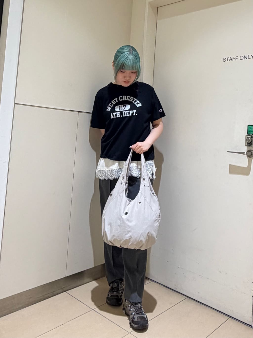FREAK’S STOREの別注 ロゴ 半袖Tシャツを使ったコーディネートを紹介します。｜Rakuten Fashion(楽天ファッション／旧楽天ブランドアベニュー)7182726