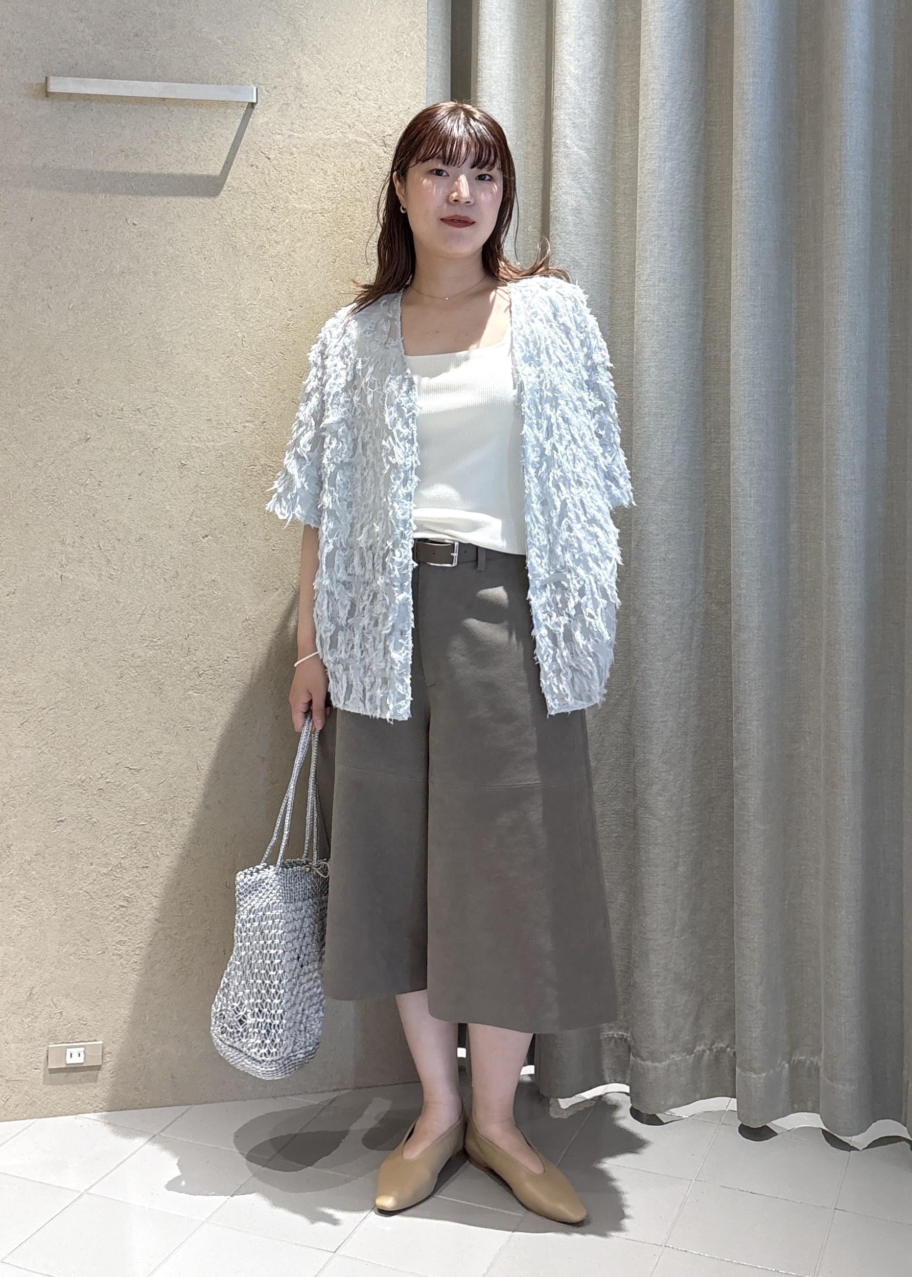 SALON adam et rope'のモチーフカットジャカードハーフスリーブブラウスを使ったコーディネートを紹介します。｜Rakuten Fashion(楽天ファッション／旧楽天ブランドアベニュー)7228513