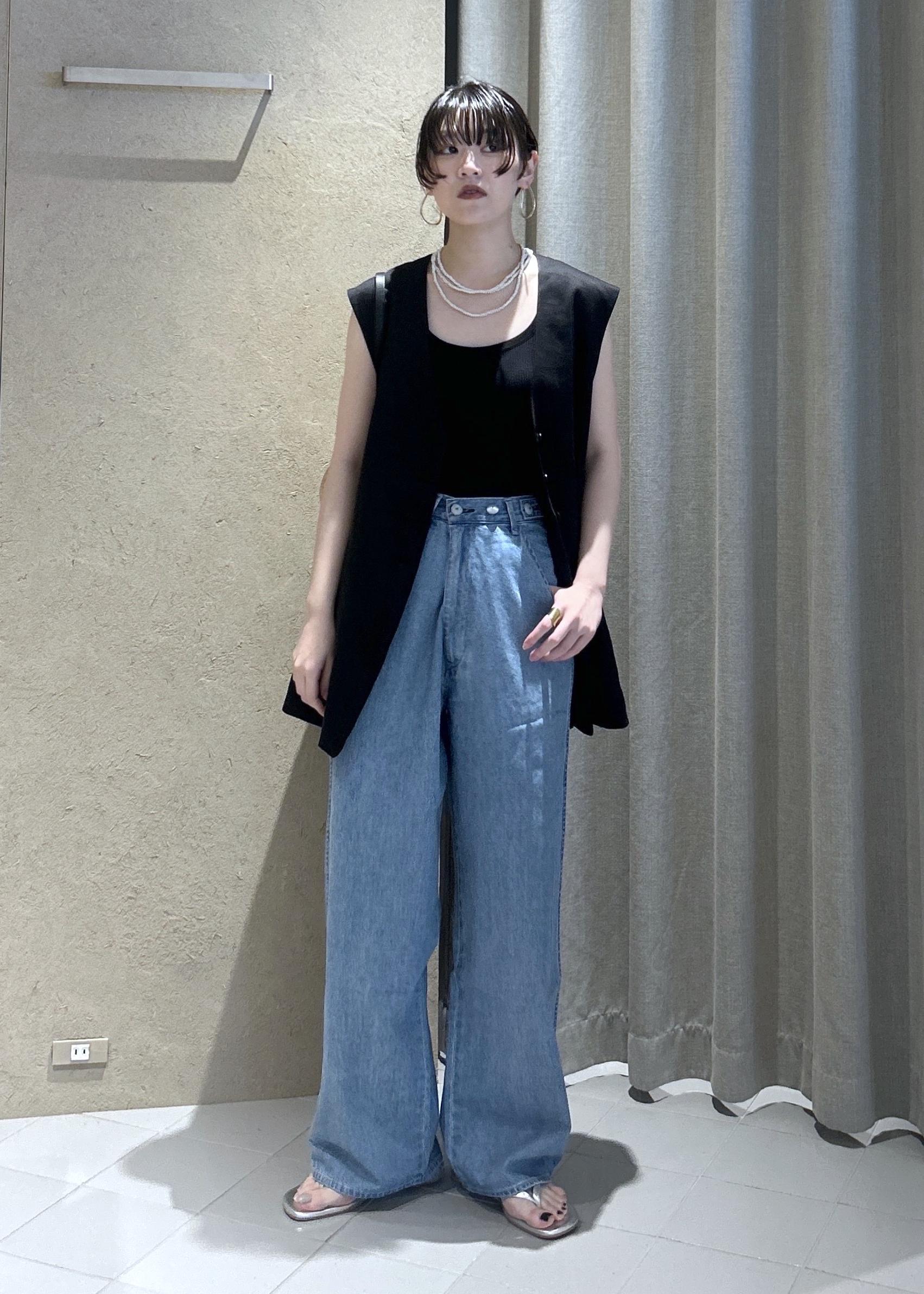 SALON adam et rope'のNALYAビスコース・麻ツイルジレ / セットアップ対応を使ったコーディネートを紹介します。｜Rakuten Fashion(楽天ファッション／旧楽天ブランドアベニュー)7262553