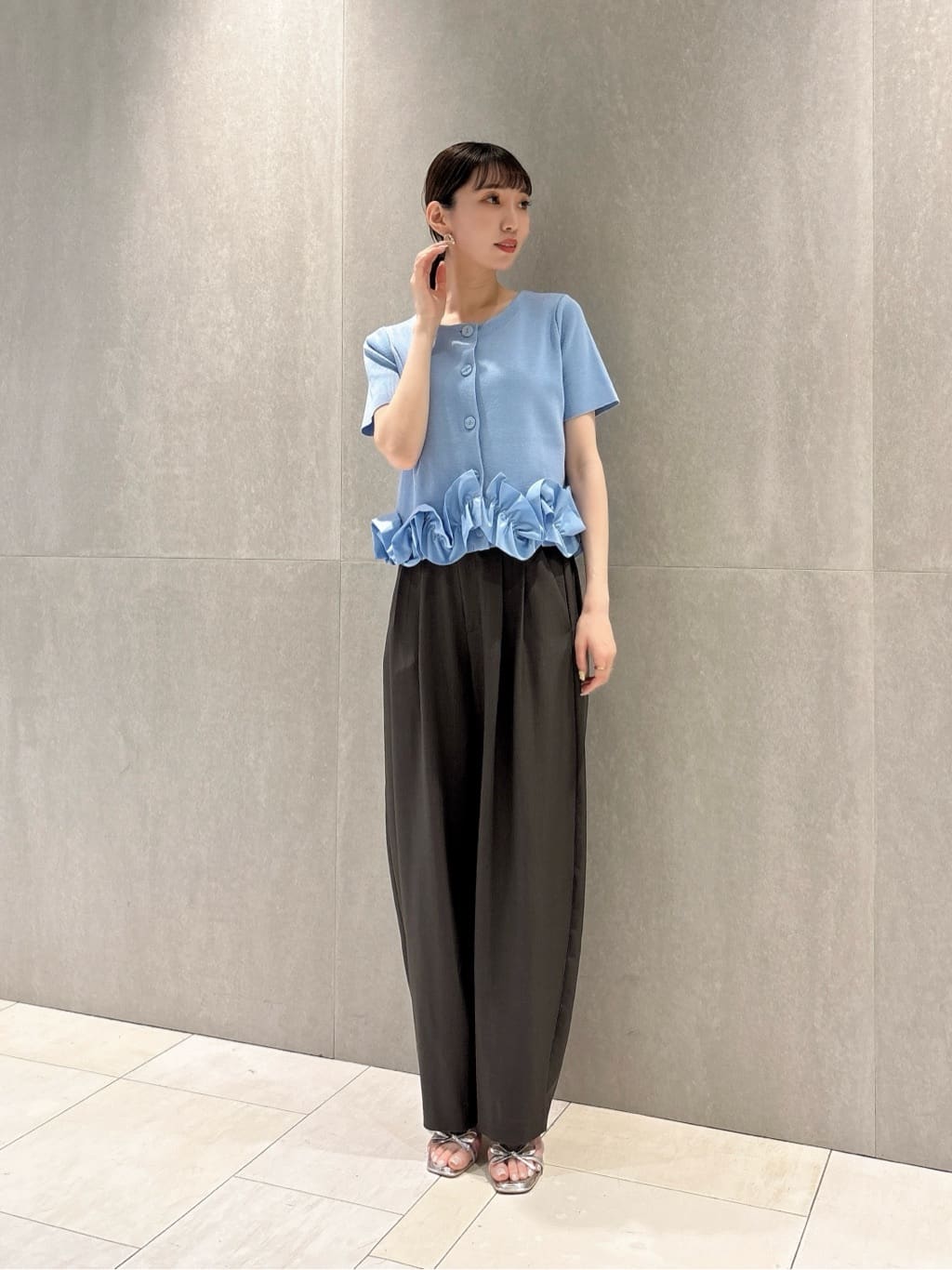 proportionbodydressingペプラム半袖ホイップヘムカーディガン 中川紅葉さん着用＞〈a/mie〉半袖ホイップヘムカーディガン