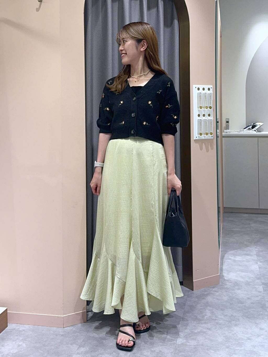 mysty womanの刺繍ニットアンサンブル半袖を使ったコーディネートを紹介します。｜Rakuten Fashion(楽天ファッション／旧楽天ブランドアベニュー)7188231