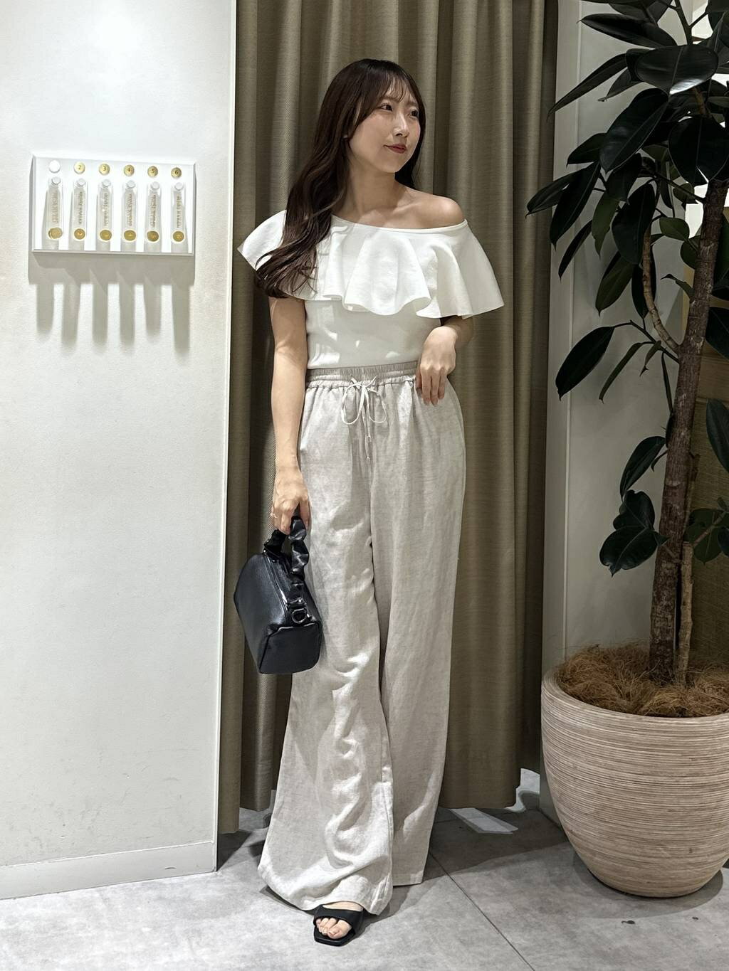 mysty womanの12ゲージフリルニットノースリを使ったコーディネートを紹介します。｜Rakuten Fashion(楽天ファッション／旧楽天ブランドアベニュー)7188222