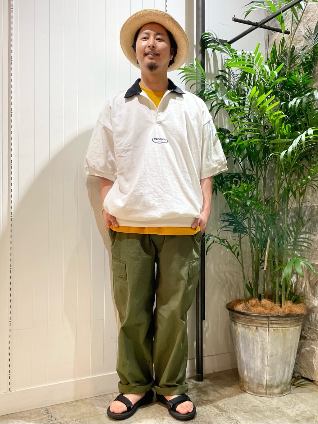 FREAK’S STOREの別注 6POCKET PANTSを使ったコーディネートを紹介します。｜Rakuten Fashion(楽天ファッション／旧楽天ブランドアベニュー)7189143
