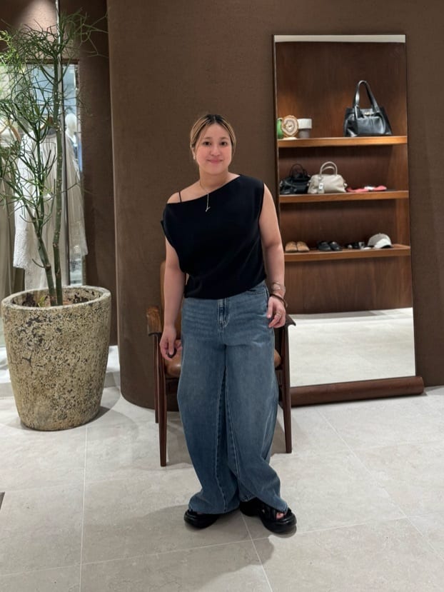 GALLARDAGALANTEのサテンワンショルダーブラウスを使ったコーディネートを紹介します。｜Rakuten Fashion(楽天ファッション／旧楽天ブランドアベニュー)7192353