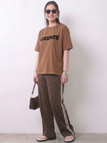 CHIC STYLEの綿100%ロゴプリントTシャツ<大きいサイズ有>シックスタイルを使ったコーディネートを紹介します。｜Rakuten Fashion(楽天ファッション／旧楽天ブランドアベニュー)7192142