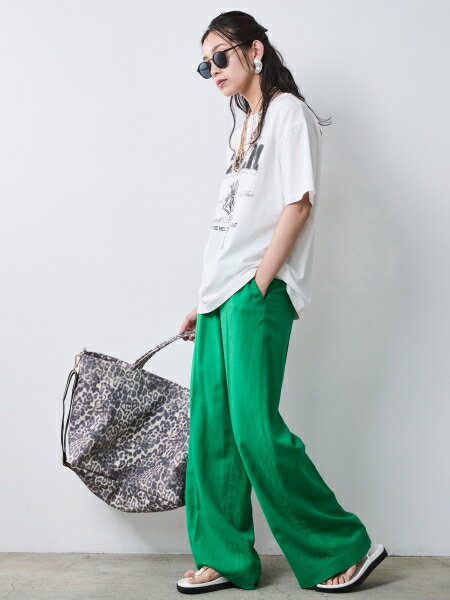 CHIC STYLEの綿100%ピグメント染ロゴプリントTシャツ<大きいサイズ有>シックスタイルを使ったコーディネートを紹介します。｜Rakuten Fashion(楽天ファッション／旧楽天ブランドアベニュー)7192490