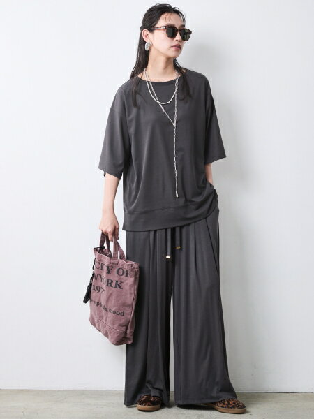CHIC STYLEのリュックスコンフォートTシャツ<大きいサイズ有>シックスタイルを使ったコーディネートを紹介します。｜Rakuten Fashion(楽天ファッション／旧楽天ブランドアベニュー)7192553